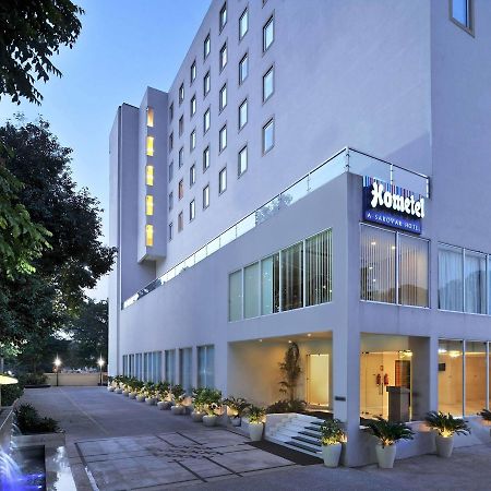 Hometel Chandigarh Chandīgarh Exterior foto