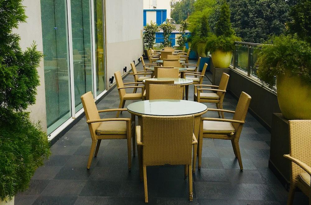 Hometel Chandigarh Chandīgarh Exterior foto