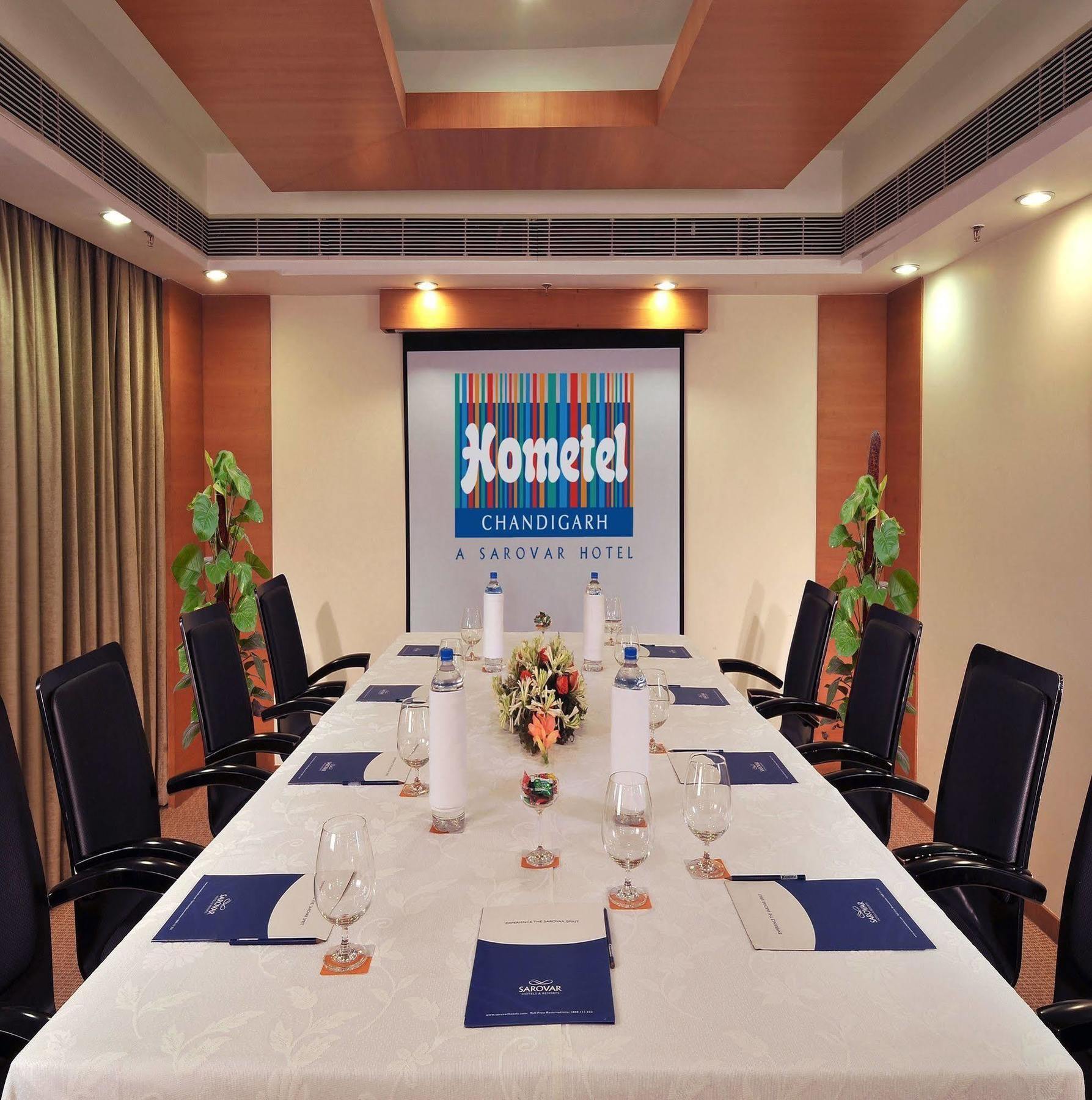 Hometel Chandigarh Chandīgarh Exterior foto
